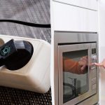 8 بریښنایی وسایل چې باید تل د سفر دمخه خلاص